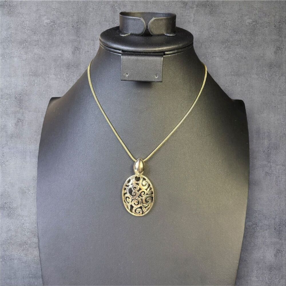 336. Gold Tone Oval‎ Filigree Pendant Necklace Adjustable